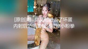 蓝色隔板女厕近距离偷窥几个美女御姐的极品小嫩鲍